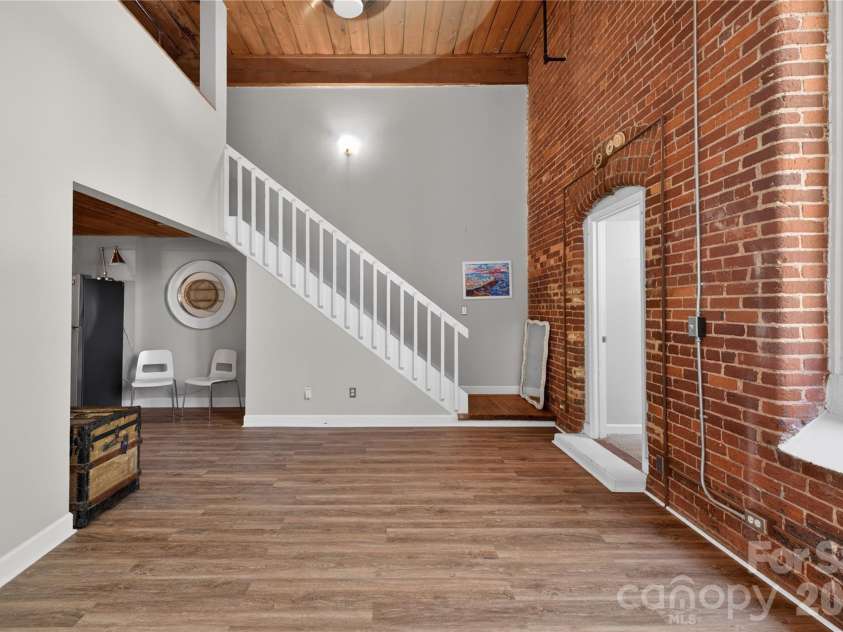 201 Hoskins Road, Charlotte, NC 28208.  MLS# CAR4400692, YatesRealty ID 13538. 