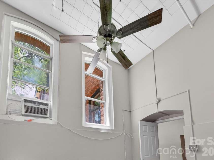 201 Hoskins Road, Charlotte, NC 28208.  MLS# CAR4400692, YatesRealty ID 13538. 