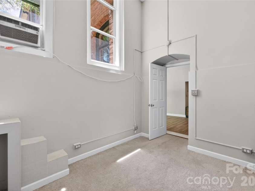 201 Hoskins Road, Charlotte, NC 28208.  MLS# CAR4400692, YatesRealty ID 13538. 