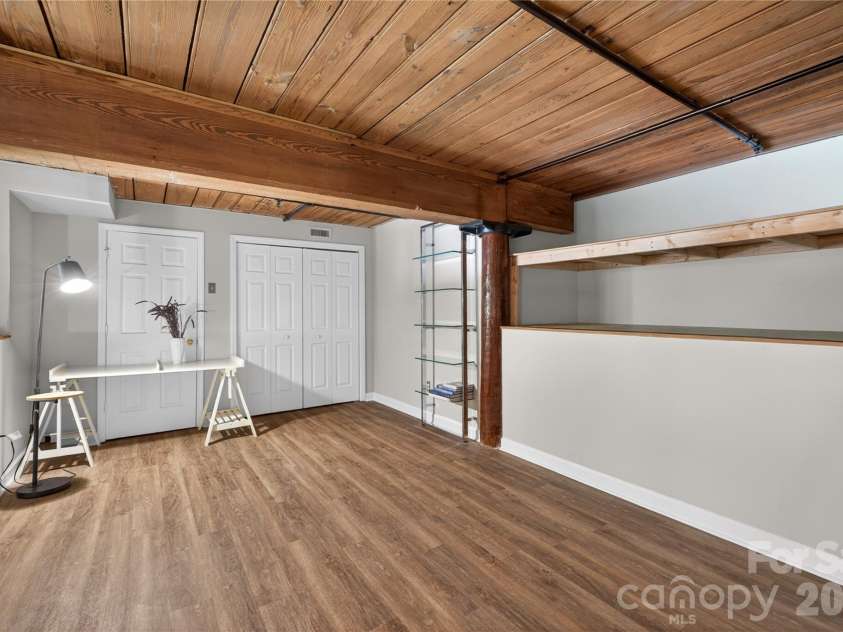 201 Hoskins Road, Charlotte, NC 28208.  MLS# CAR4400692, YatesRealty ID 13538. 