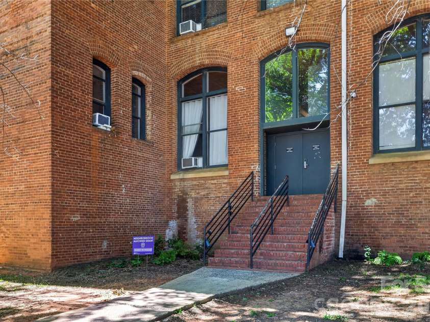 201 Hoskins Road, Charlotte, NC 28208.  MLS# CAR4400692, YatesRealty ID 13538. 