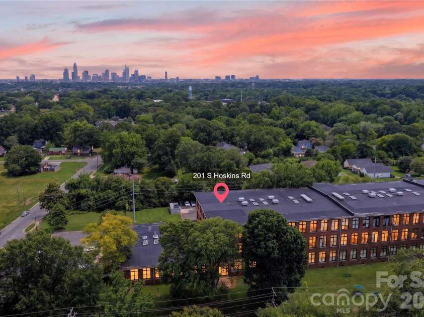 201 Hoskins Road, Charlotte, NC 28208.  MLS# CAR4400692, YatesRealty ID 13538. 