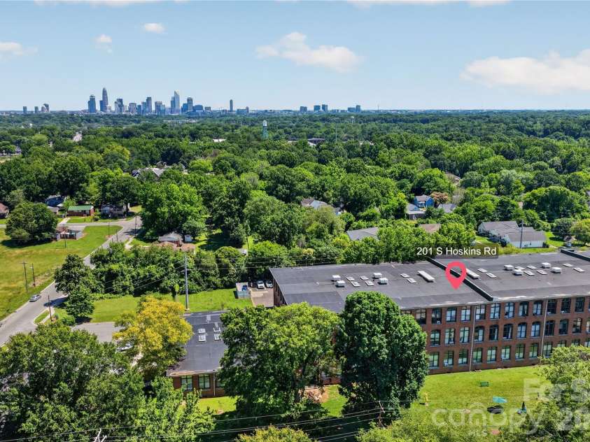 201 Hoskins Road, Charlotte, NC 28208.  MLS# CAR4400692, YatesRealty ID 13538. 
