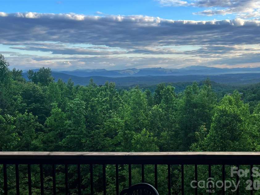 623 Mountain Vista Drive, Nebo, NC 28761.  MLS# CAR4342398, YatesRealty ID 13539. 