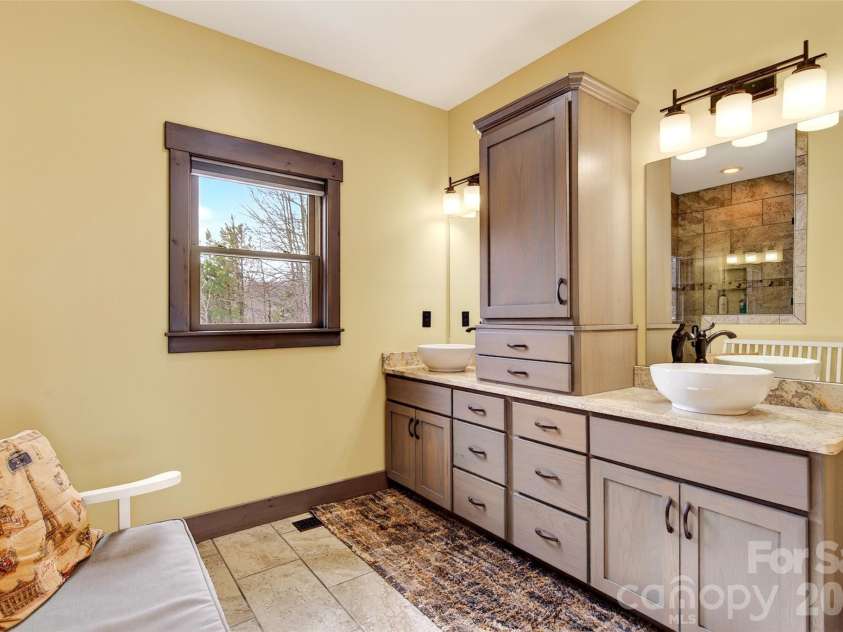 623 Mountain Vista Drive, Nebo, NC 28761.  MLS# CAR4342398, YatesRealty ID 13539. 
