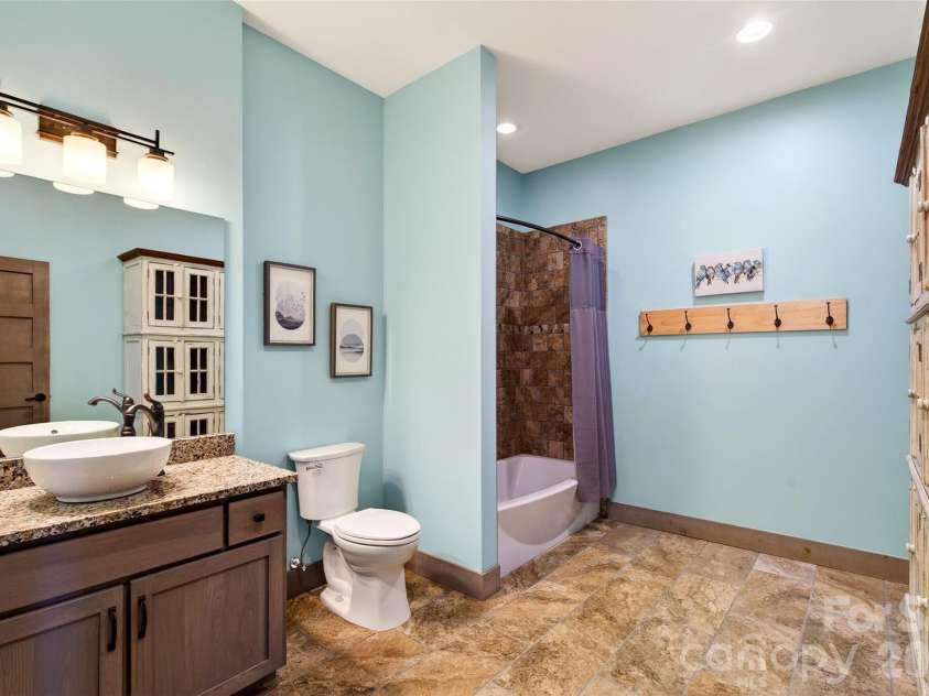 623 Mountain Vista Drive, Nebo, NC 28761.  MLS# CAR4342398, YatesRealty ID 13539. 