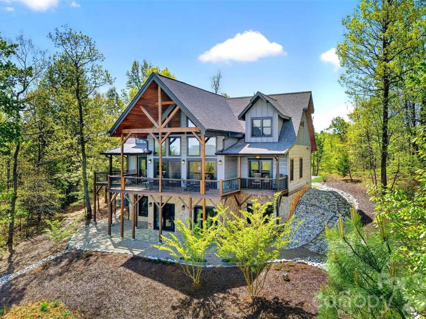 623 Mountain Vista Drive, Nebo, NC 28761.  MLS# CAR4342398, YatesRealty ID 13539. 