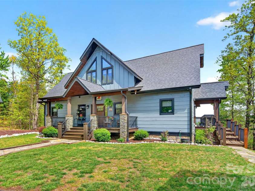 623 Mountain Vista Drive, Nebo, NC 28761.  MLS# CAR4342398, YatesRealty ID 13539. 