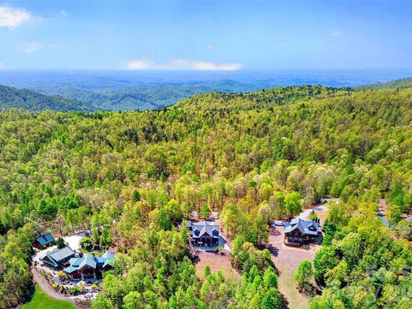 623 Mountain Vista Drive, Nebo, NC 28761.  MLS# CAR4342398, YatesRealty ID 13539. 