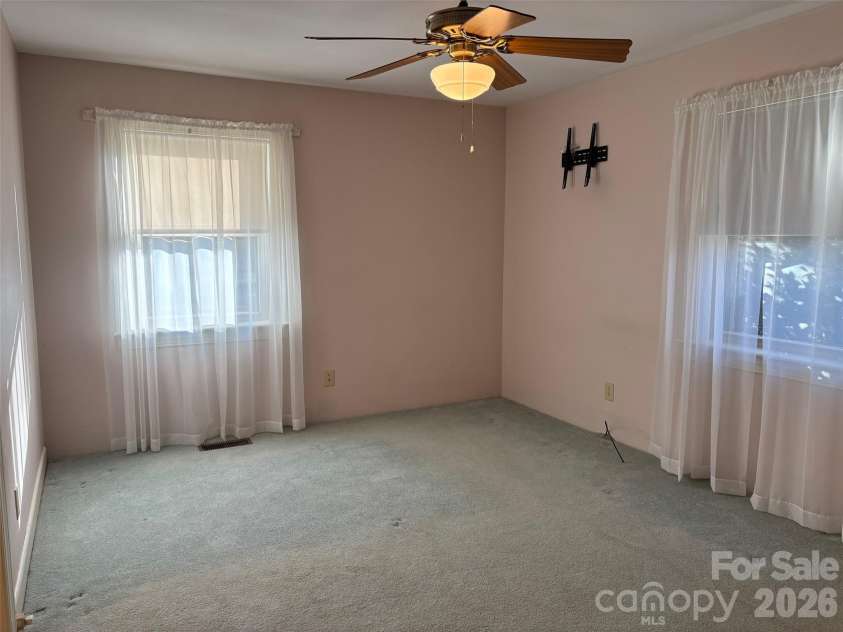 150 Old Georgia Road, Statesville, NC 28625.  MLS# CAR4324519, YatesRealty ID 1354. 