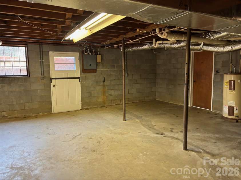 150 Old Georgia Road, Statesville, NC 28625.  MLS# CAR4324519, YatesRealty ID 1354. 