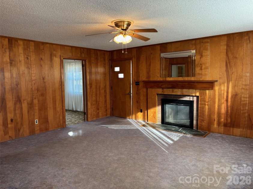 150 Old Georgia Road, Statesville, NC 28625.  MLS# CAR4324519, YatesRealty ID 1354. Den