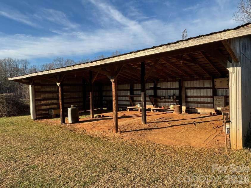 150 Old Georgia Road, Statesville, NC 28625.  MLS# CAR4324519, YatesRealty ID 1354. Large shed 