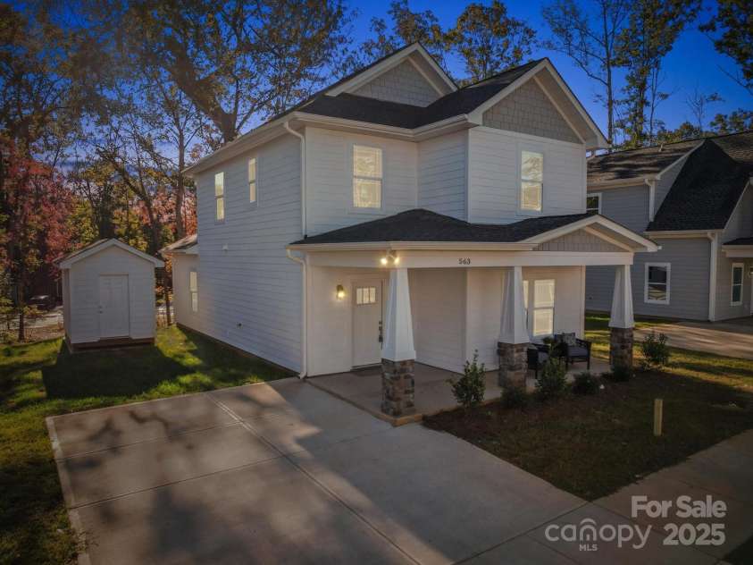 563 Geneva Circle, Gastonia, NC 28056.  MLS# CAR4186751, YatesRealty ID 13540. 