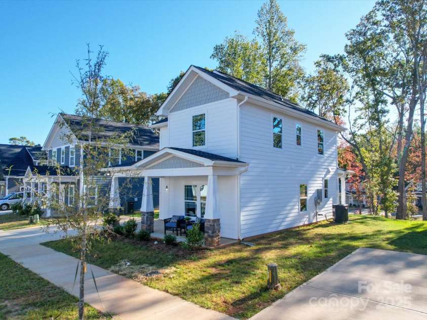 563 Geneva Circle, Gastonia, NC 28056.  MLS# CAR4186751, YatesRealty ID 13540. 
