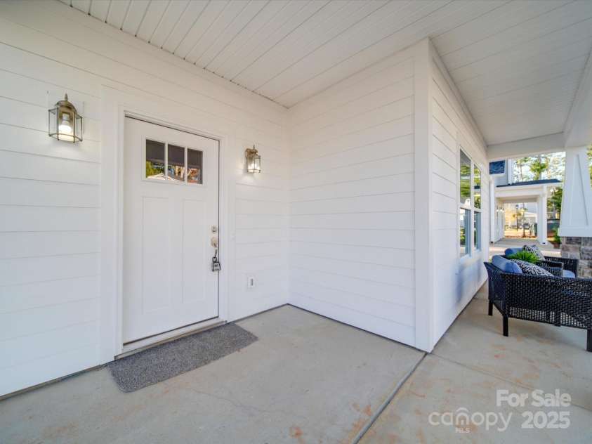 563 Geneva Circle, Gastonia, NC 28056.  MLS# CAR4186751, YatesRealty ID 13540. 