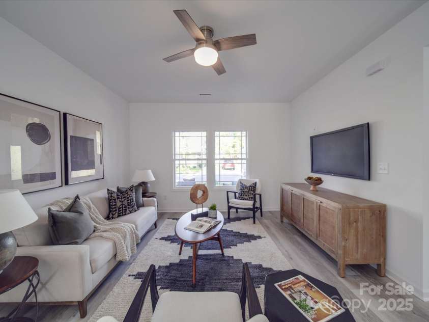 563 Geneva Circle, Gastonia, NC 28056.  MLS# CAR4186751, YatesRealty ID 13540. 