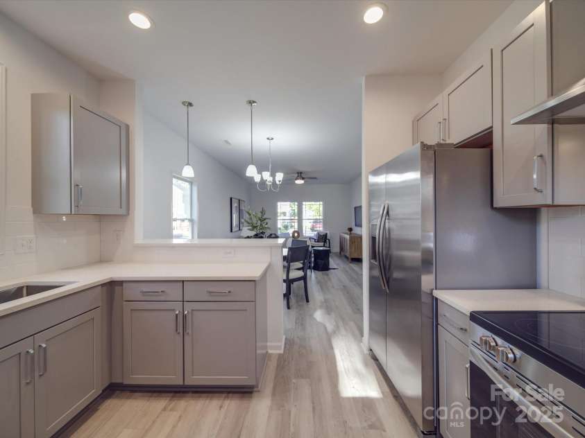 563 Geneva Circle, Gastonia, NC 28056.  MLS# CAR4186751, YatesRealty ID 13540. 