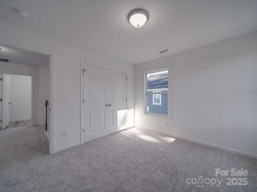 563 Geneva Circle, Gastonia, NC 28056.  MLS# CAR4186751, YatesRealty ID 13540. 