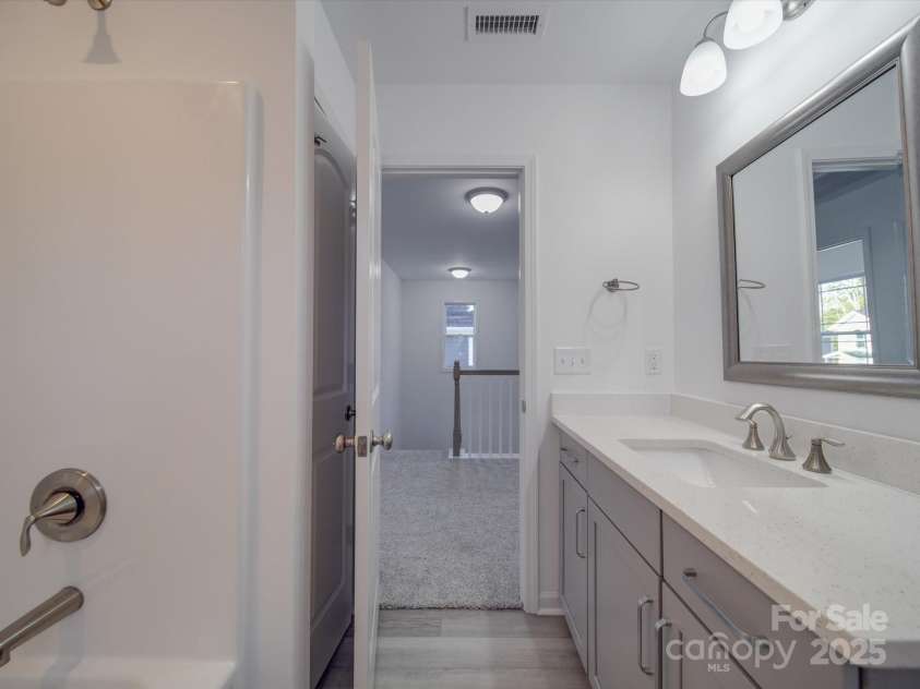 563 Geneva Circle, Gastonia, NC 28056.  MLS# CAR4186751, YatesRealty ID 13540. 