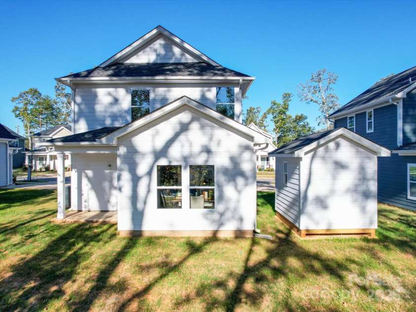 563 Geneva Circle, Gastonia, NC 28056.  MLS# CAR4186751, YatesRealty ID 13540. 