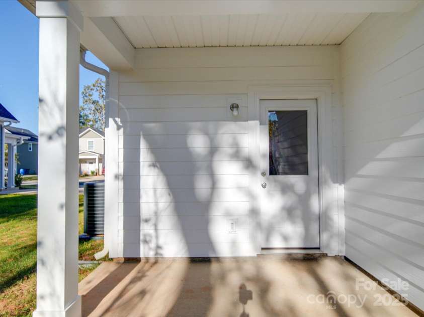 563 Geneva Circle, Gastonia, NC 28056.  MLS# CAR4186751, YatesRealty ID 13540. 