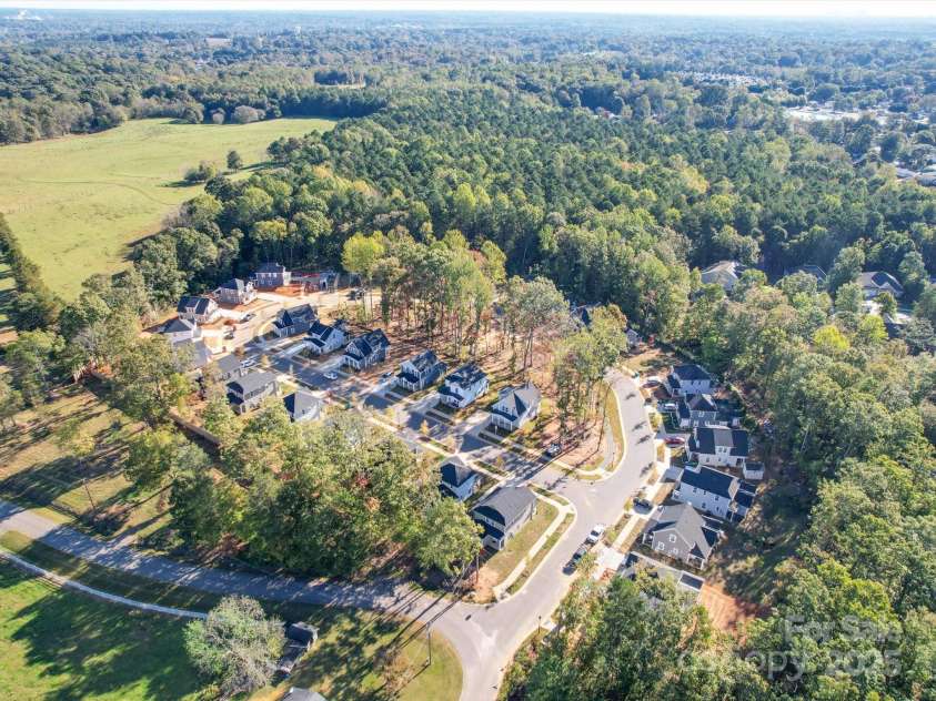563 Geneva Circle, Gastonia, NC 28056.  MLS# CAR4186751, YatesRealty ID 13540. 