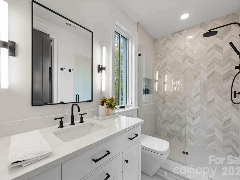 2208 Overhill Road, Charlotte, NC 28211.  MLS# CAR4360922, YatesRealty ID 13542. Upstairs 4 large ensuits with all high celings