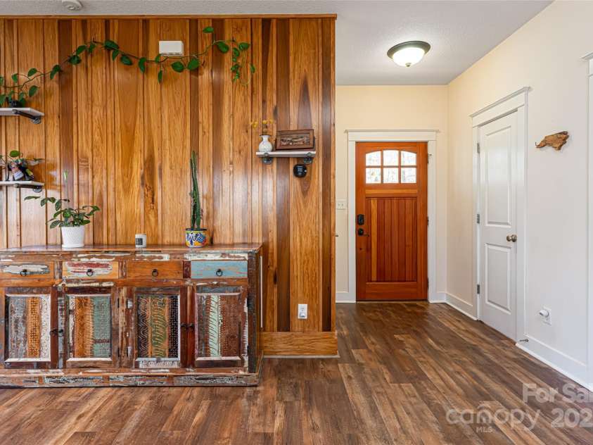3 Angel Circle, Asheville, NC 28803.  MLS# CAR4238450, YatesRealty ID 13542. Gorgeous wood accents throughout!