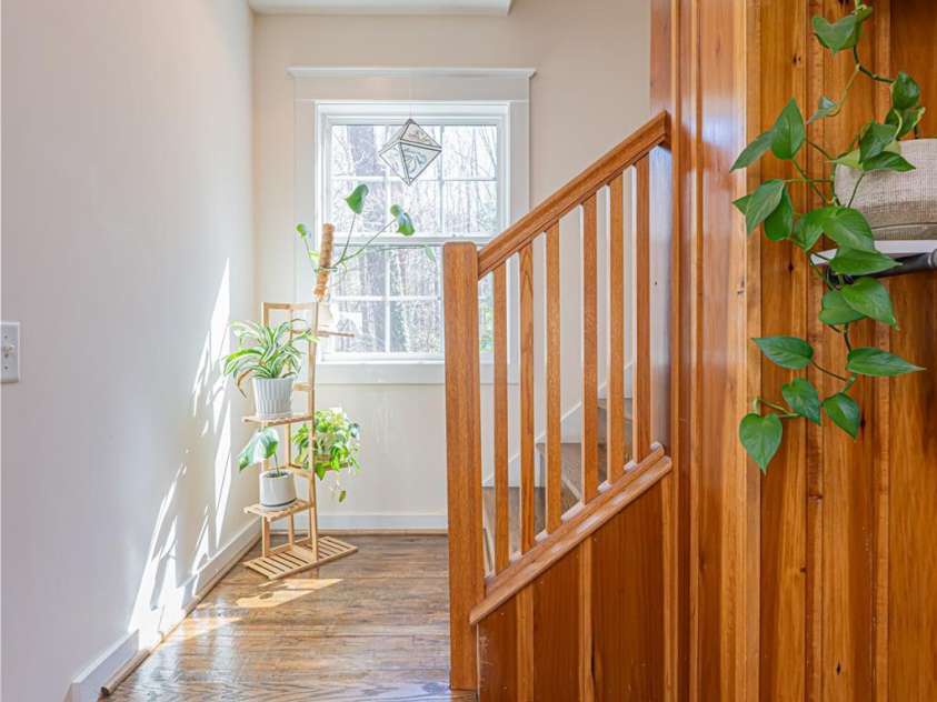 3 Angel Circle, Asheville, NC 28803.  MLS# CAR4238450, YatesRealty ID 13542. Head up the stairs to the sprawling primary suite!