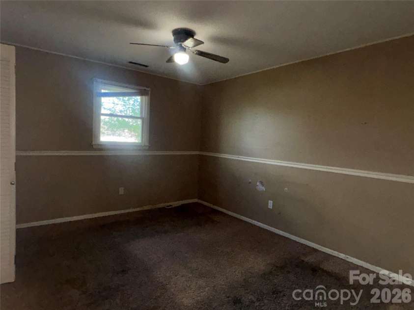 2618 32nd Avenue, Hickory, NC 28601.  MLS# CAR4360944, YatesRealty ID 13543. 