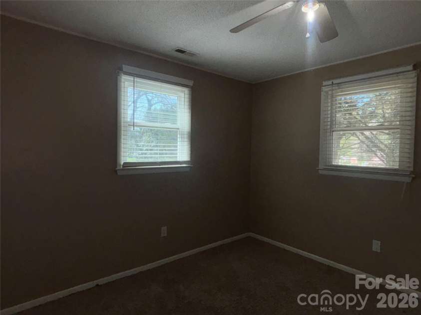 2618 32nd Avenue, Hickory, NC 28601.  MLS# CAR4360944, YatesRealty ID 13543. 