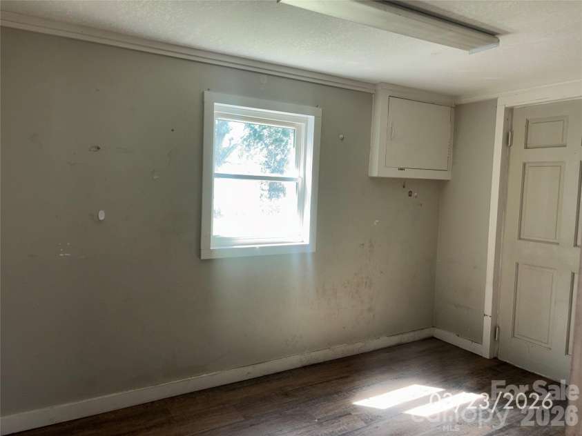2618 32nd Avenue, Hickory, NC 28601.  MLS# CAR4360944, YatesRealty ID 13543. Basement flex room
