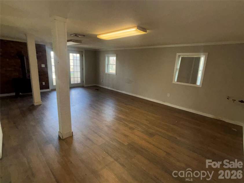 2618 32nd Avenue, Hickory, NC 28601.  MLS# CAR4360944, YatesRealty ID 13543. Basement Greatroom