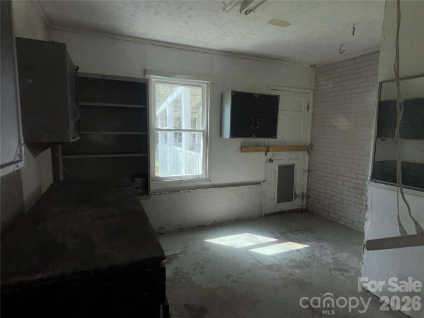 2618 32nd Avenue, Hickory, NC 28601.  MLS# CAR4360944, YatesRealty ID 13543. Upstairs storage