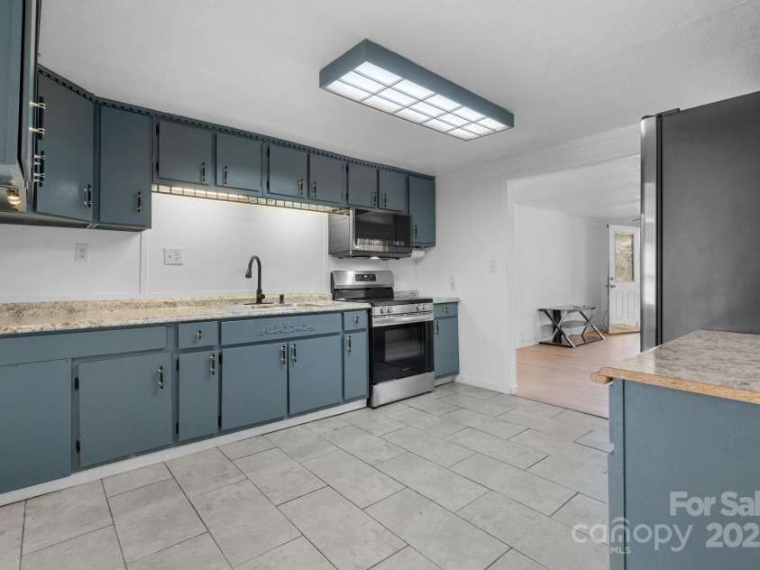 6 Central Avenue, Bryson City, NC 28713.  MLS# CAR4231024, YatesRealty ID 13543. 