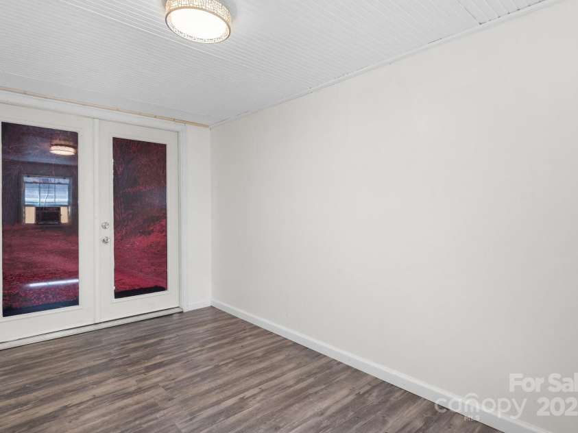 6 Central Avenue, Bryson City, NC 28713.  MLS# CAR4231024, YatesRealty ID 13543. 