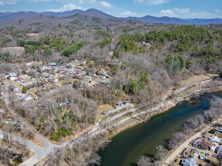 6 Central Avenue, Bryson City, NC 28713.  MLS# CAR4231024, YatesRealty ID 13543. 