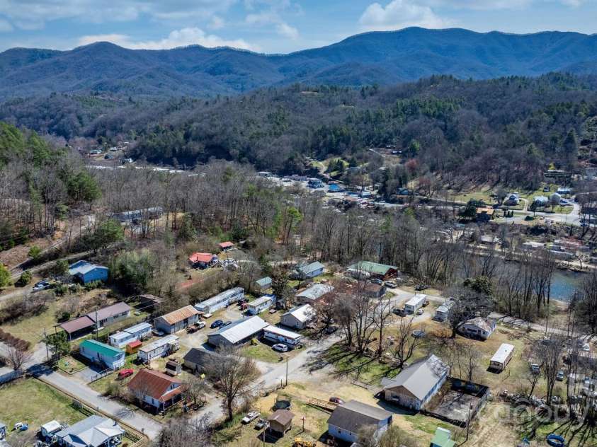 6 Central Avenue, Bryson City, NC 28713.  MLS# CAR4231024, YatesRealty ID 13543. 