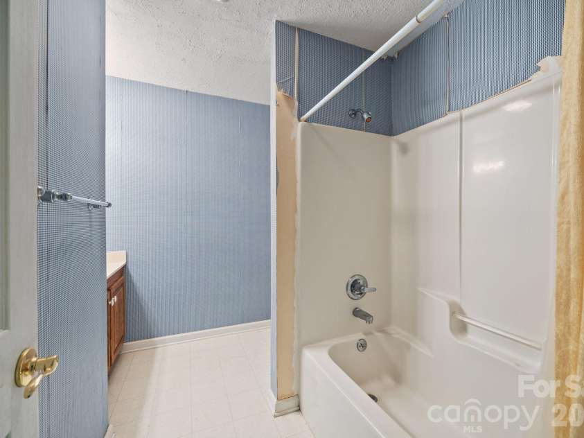 425 Hickory Hill Road, Salisbury, NC 28144.  MLS# CAR4369648, YatesRealty ID 13544. 
