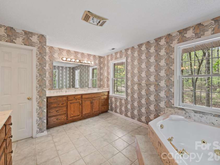 425 Hickory Hill Road, Salisbury, NC 28144.  MLS# CAR4369648, YatesRealty ID 13544. 