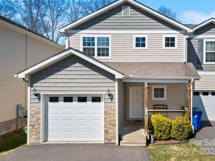 70 Kirby Road, Asheville, NC 28806.  MLS# CAR4240713, YatesRealty ID 13544. 