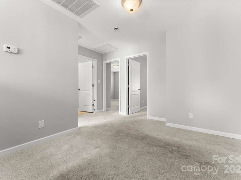 70 Kirby Road, Asheville, NC 28806.  MLS# CAR4240713, YatesRealty ID 13544. 