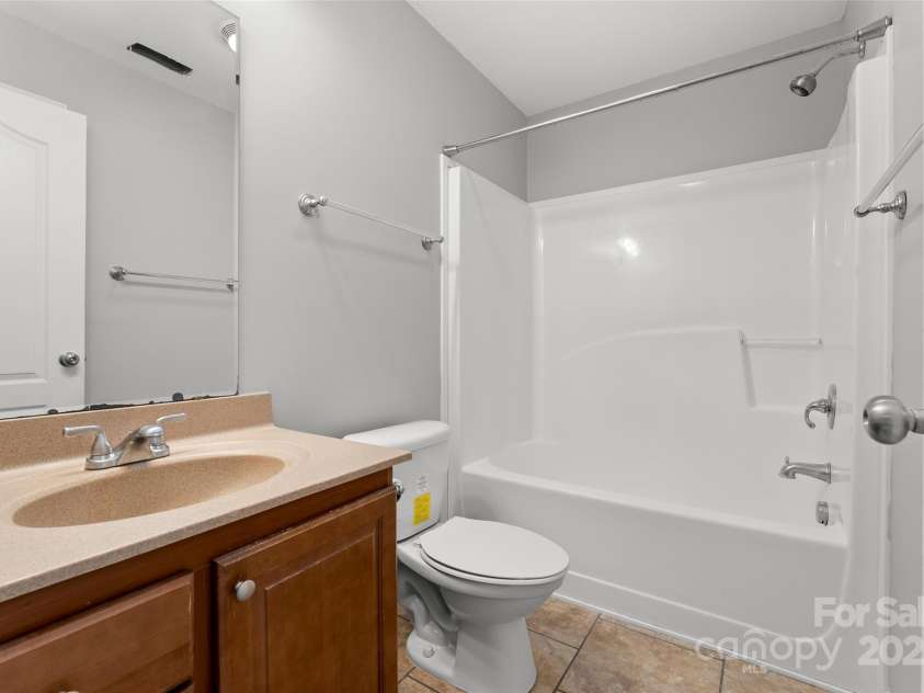 70 Kirby Road, Asheville, NC 28806.  MLS# CAR4240713, YatesRealty ID 13544. 