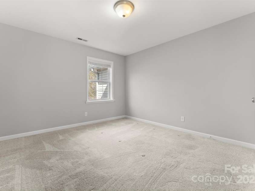 70 Kirby Road, Asheville, NC 28806.  MLS# CAR4240713, YatesRealty ID 13544. 