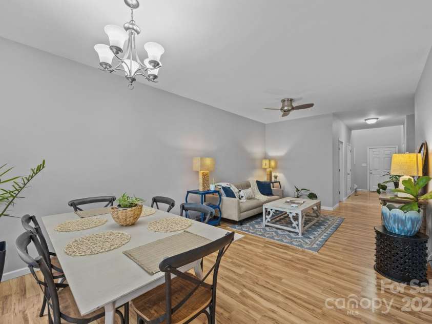 70 Kirby Road, Asheville, NC 28806.  MLS# CAR4315161, YatesRealty ID 13544. 