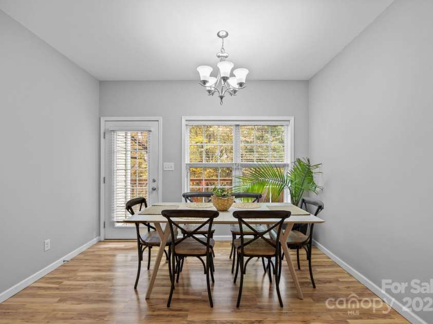 70 Kirby Road, Asheville, NC 28806.  MLS# CAR4315161, YatesRealty ID 13544. 