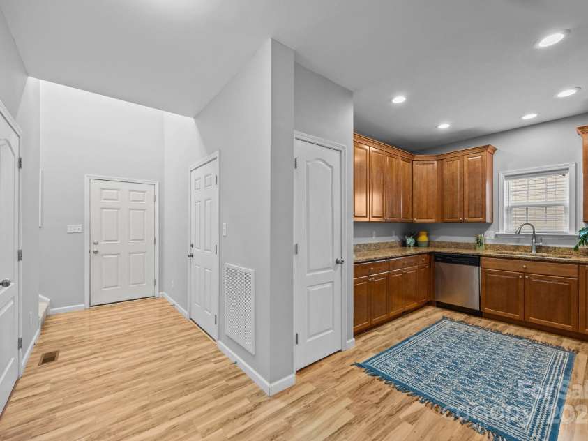 70 Kirby Road, Asheville, NC 28806.  MLS# CAR4315161, YatesRealty ID 13544. 