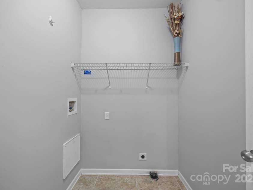 70 Kirby Road, Asheville, NC 28806.  MLS# CAR4315161, YatesRealty ID 13544. 