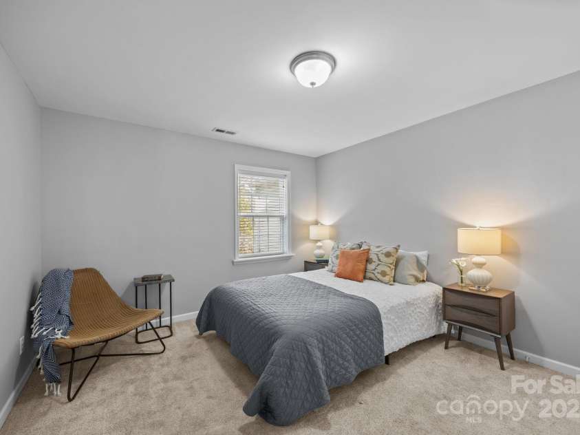 70 Kirby Road, Asheville, NC 28806.  MLS# CAR4315161, YatesRealty ID 13544. 